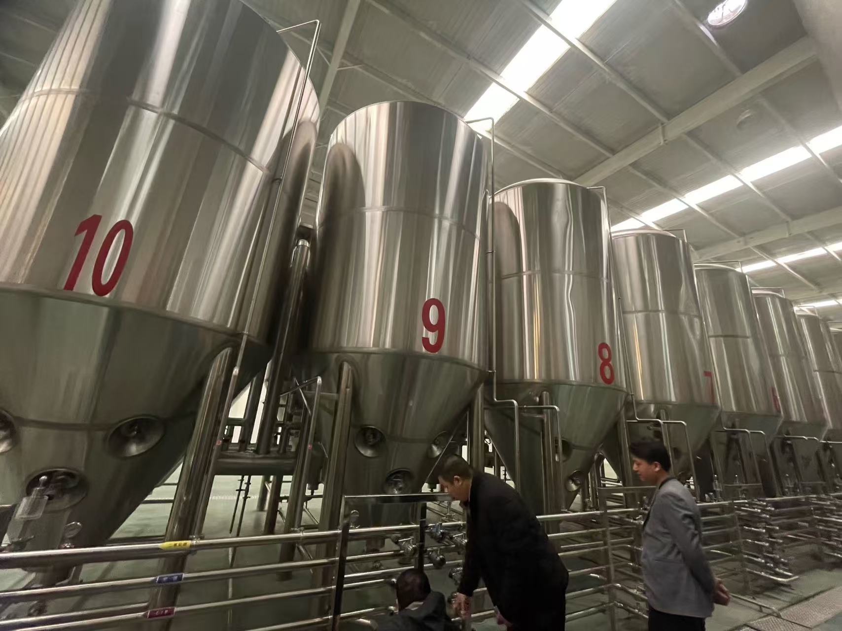 蚌埠精酿啤酒设备厂—平面布置、设备设计、制造、调试、培训等一条龙服务